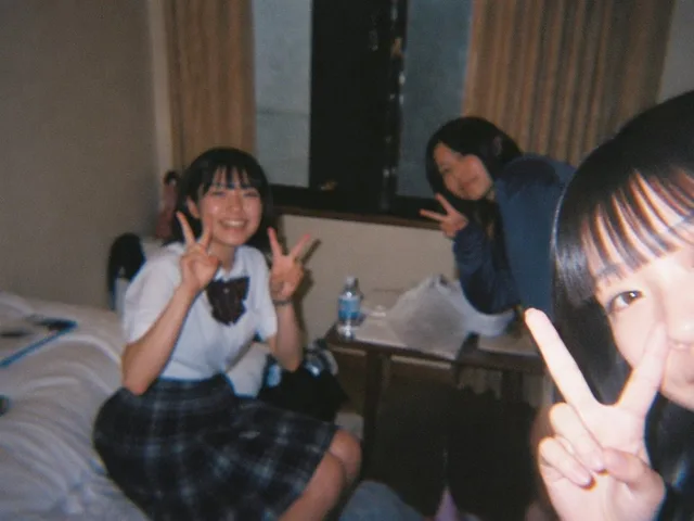 Nostalgic Disposable Camera Snap Prompt preview image 1