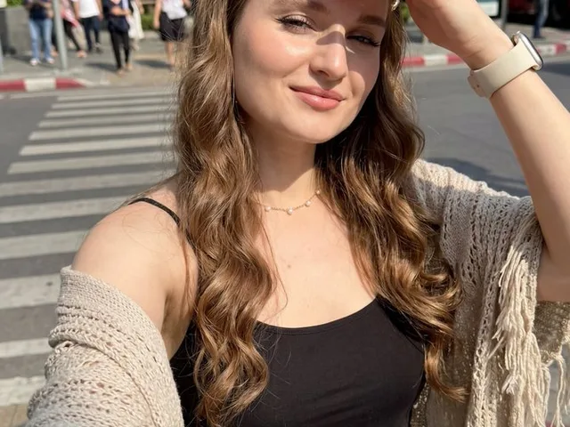 Sunny Bangkok City Street Selfie preview image 1